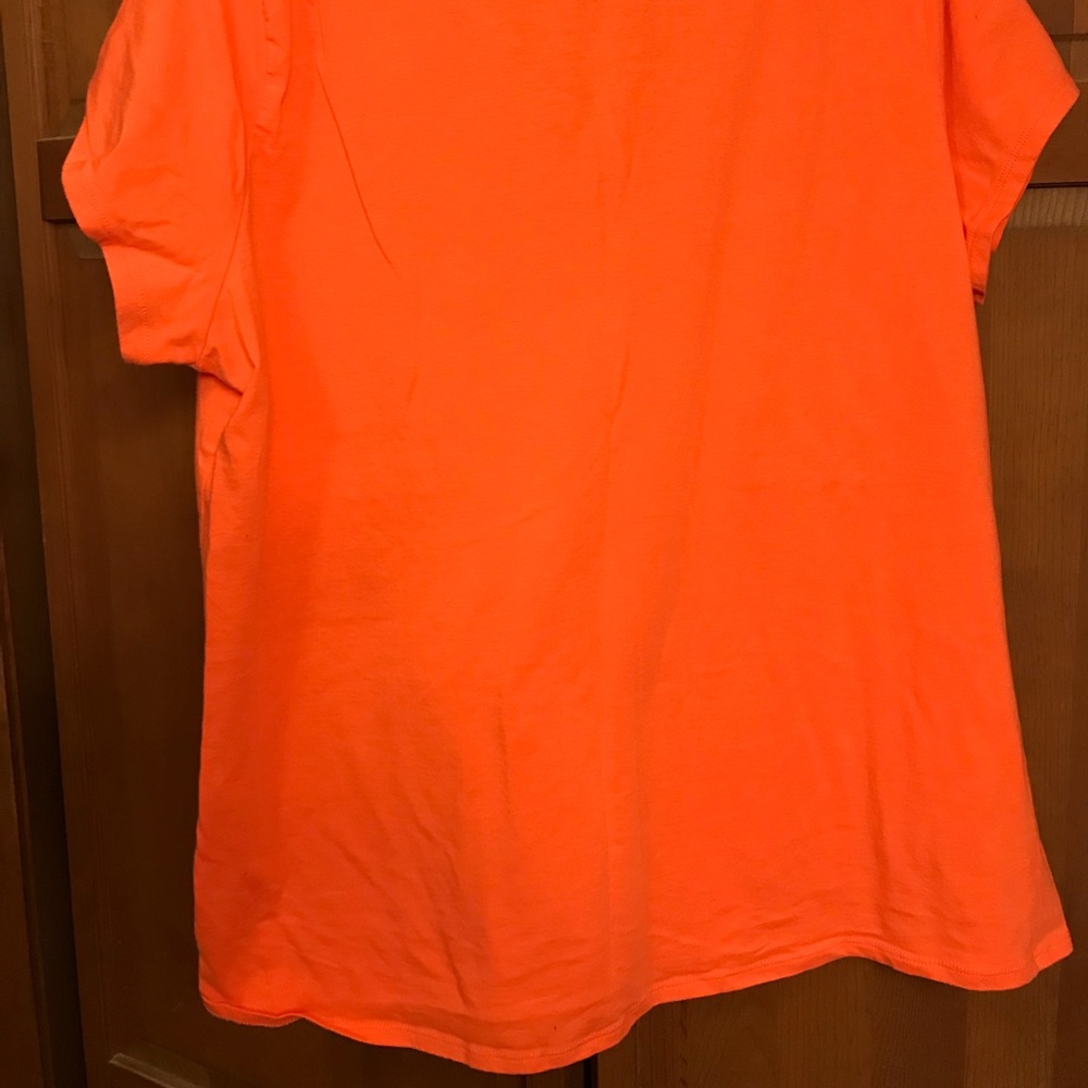 Orange tee - Picture 4 of 4
